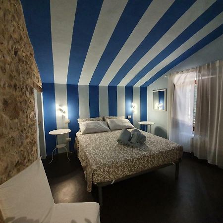 Lo Scarabeo Bed and Breakfast Casale di Pari Rum bild