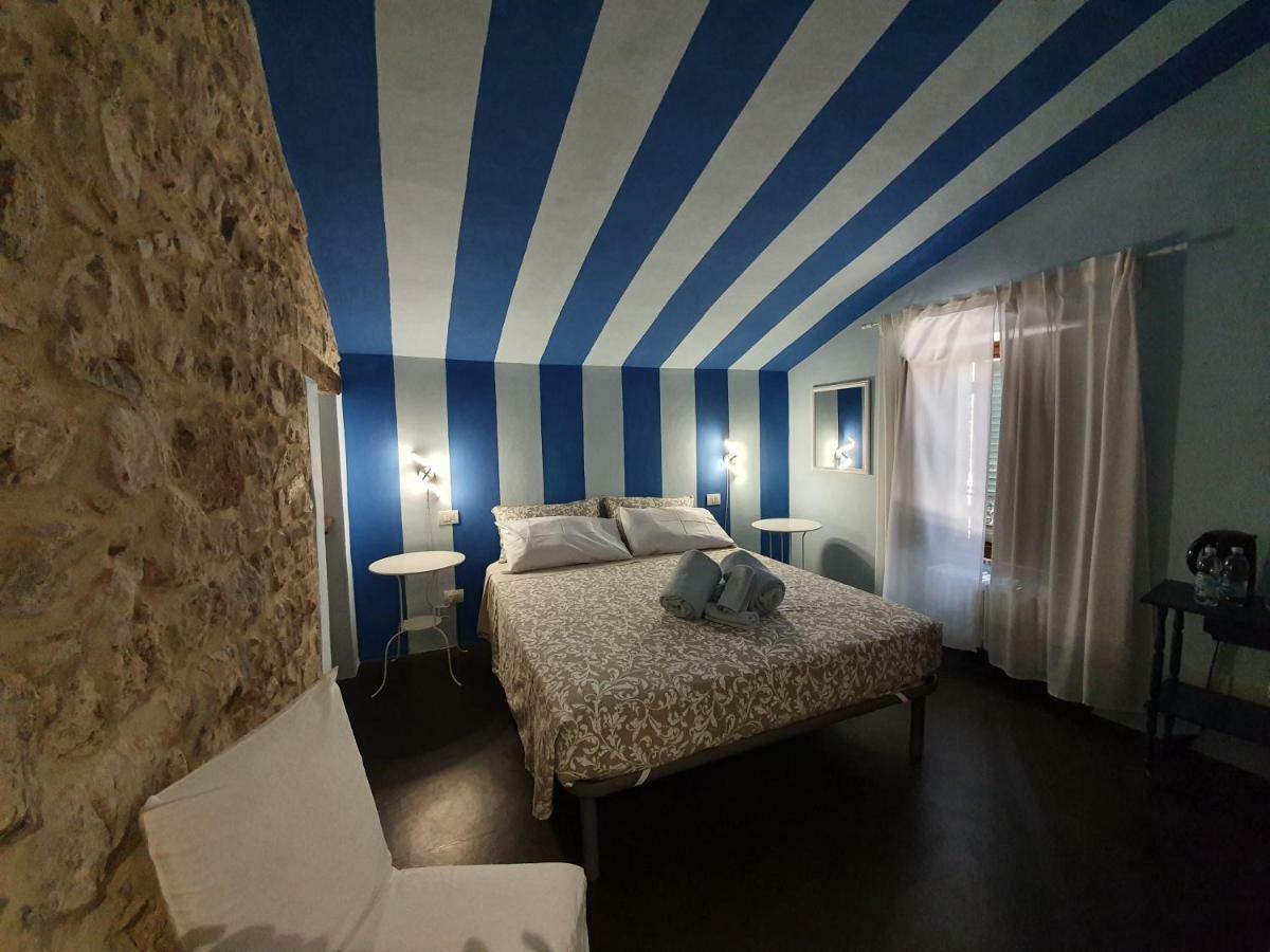 Lo Scarabeo Bed and Breakfast Casale di Pari Rum bild
