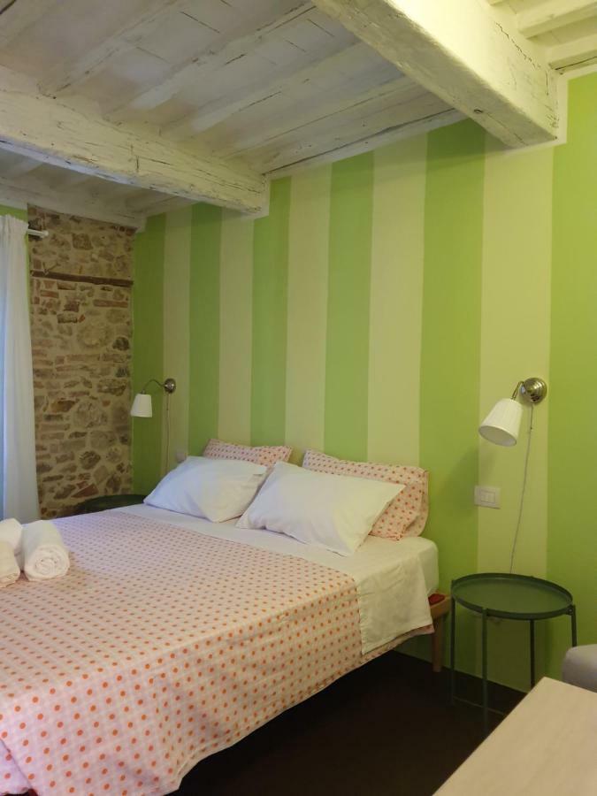 Lo Scarabeo Bed and Breakfast Casale di Pari Rum bild
